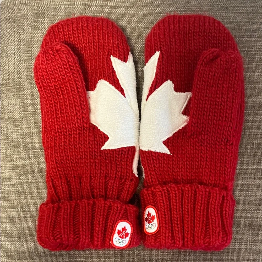 Red Canada Maple Leaf Mittens L-XL - Picture 2 of 5